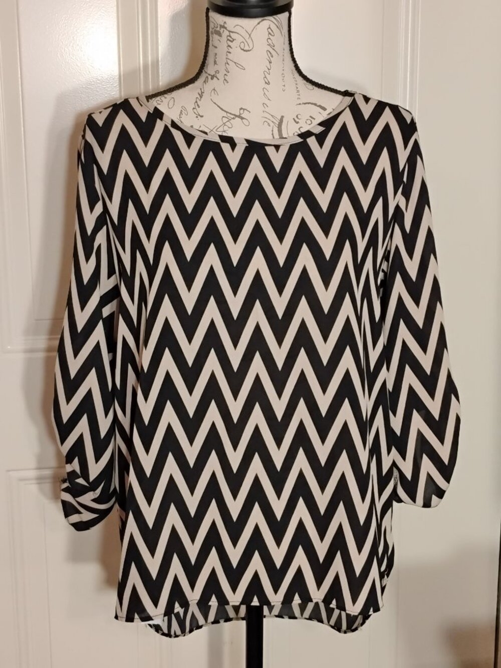 Adrienne Blouse Women Size Large Color Beige and Black